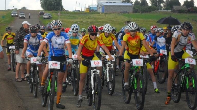 В Урмарском районе прошли Всероссийские соревнования по велоспорту памяти Алексея Трофимова
