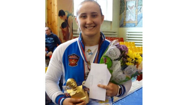 Евгения Захарченко завоевала золотую медаль на первенстве Европы по спортивной борьбе среди юниорок