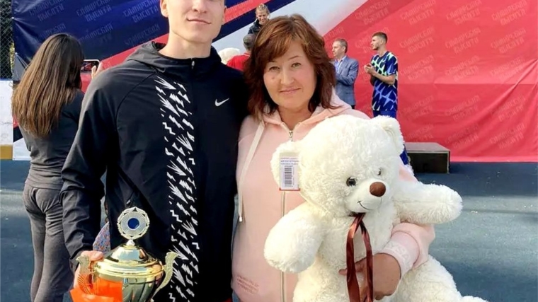 Сергей Морозов стал победителем традиционного легкоатлетического турнира «Самарская высота»
